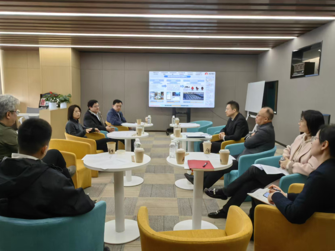 貫徹“XR產(chǎn)業(yè)創(chuàng)新中心”建設(shè)戰(zhàn)略布局，西投控股赴西部電影集團(tuán)有限公司座談交流