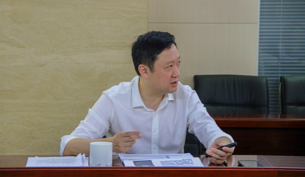 杜巖岫同志參加支部活動(dòng)，為黨員講授黨課