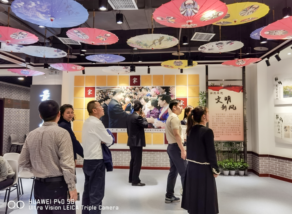 公司固定收益部黨支部、投行業(yè)務(wù)部黨支部、綜合事務(wù)部與金融（產(chǎn)業(yè)）基地保障黨支部開(kāi)展聯(lián)合黨日活動(dòng)